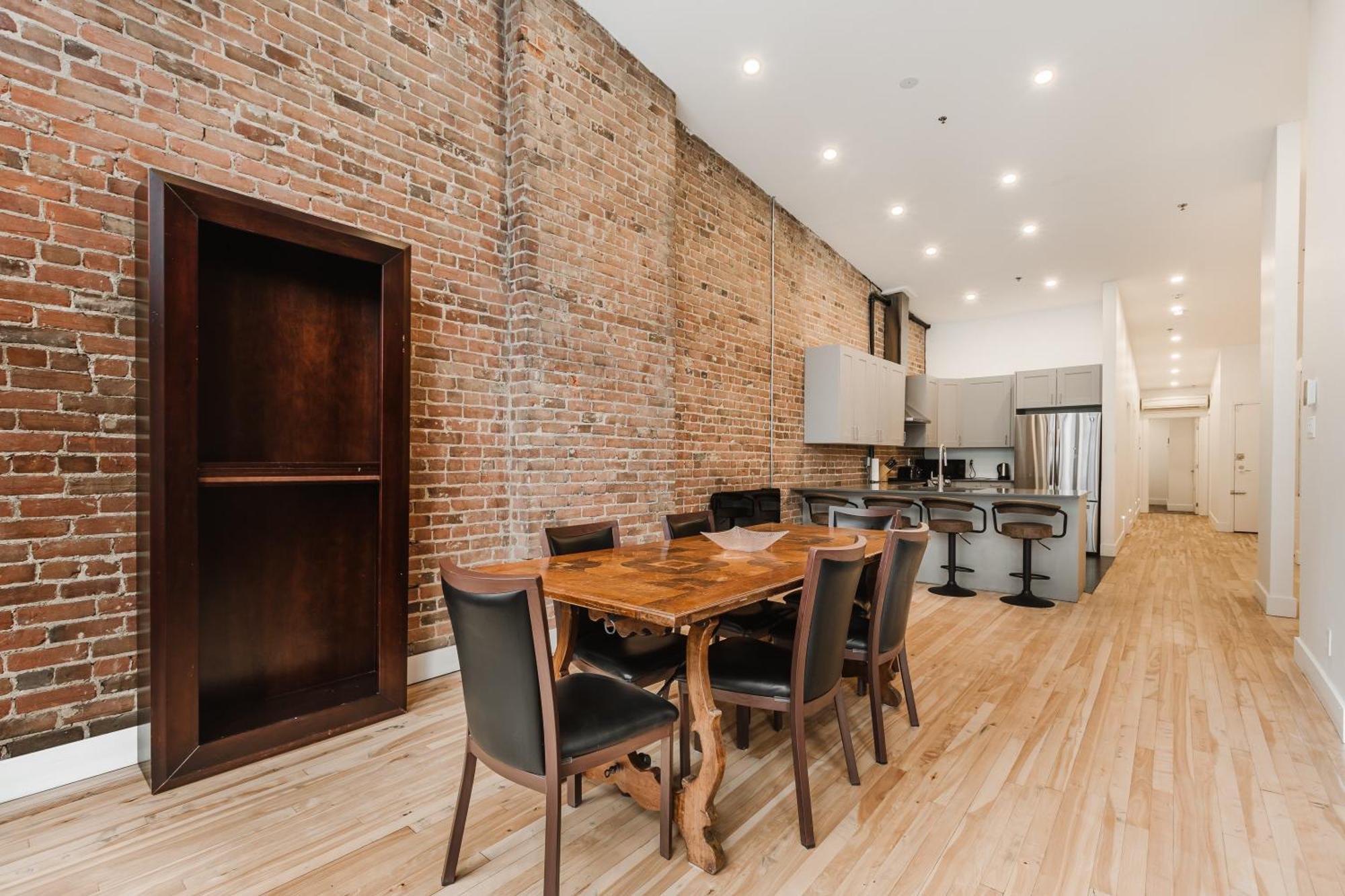 Elegant 3 Bedroom Apartment In Old Port - 302 Монреал Екстериор снимка